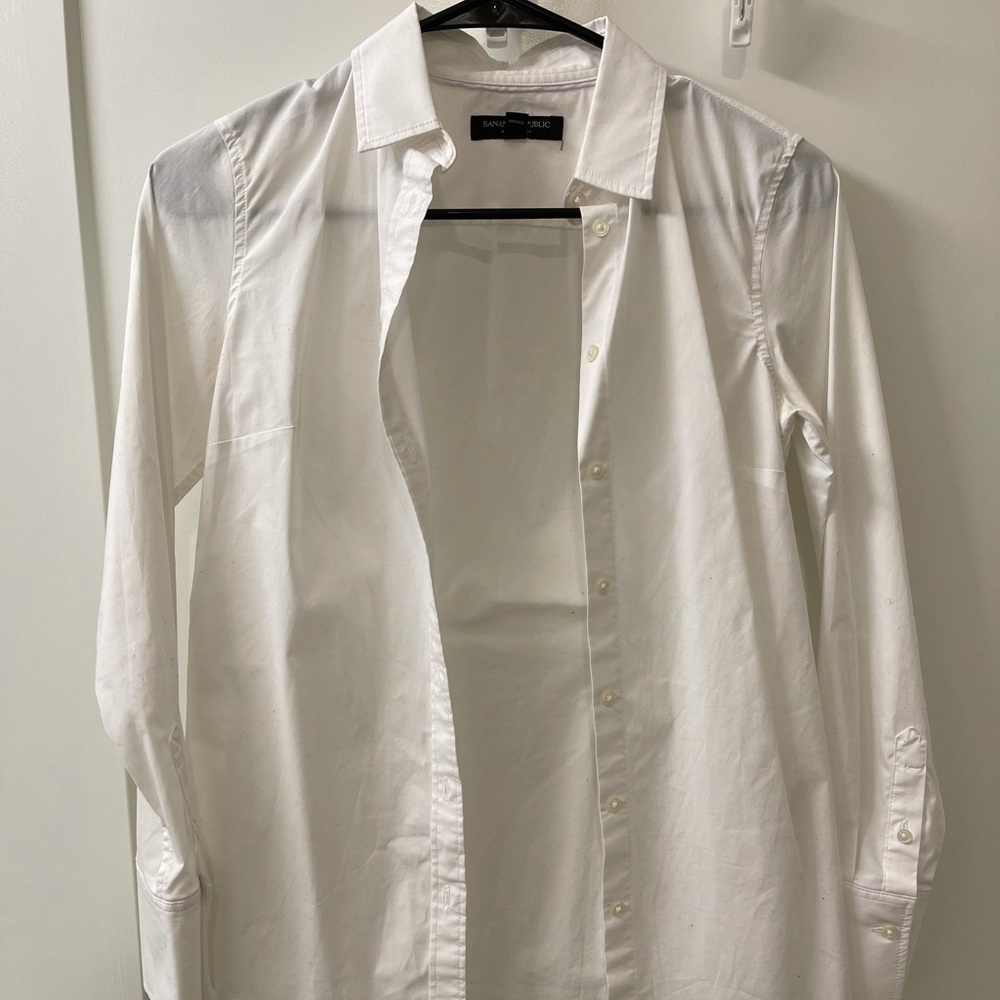 Banana republic women’s shirt only wore once